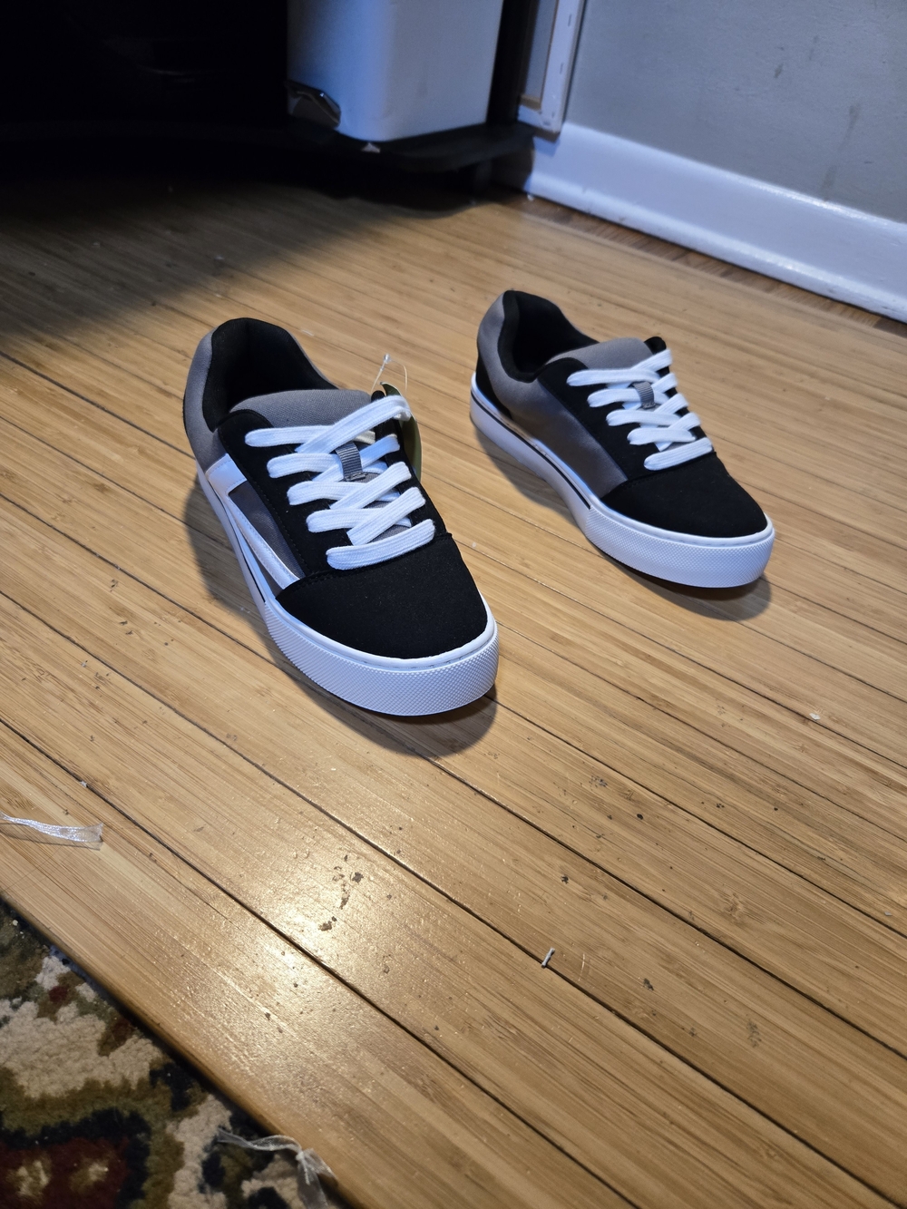 Men New Art Class sneakers in size 5. - Picture 5 of 7